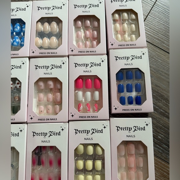 Pretty Bird Press On Nails - Picture 3 of 5